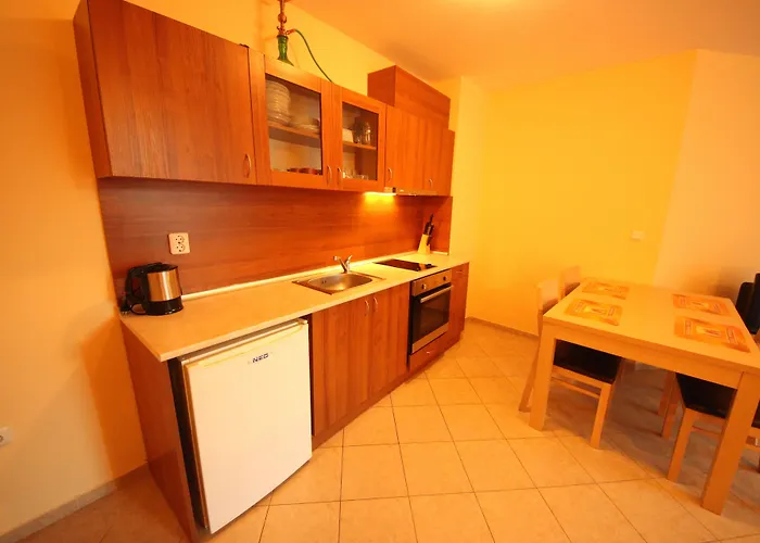 Menada In Karolina Lejlighed *