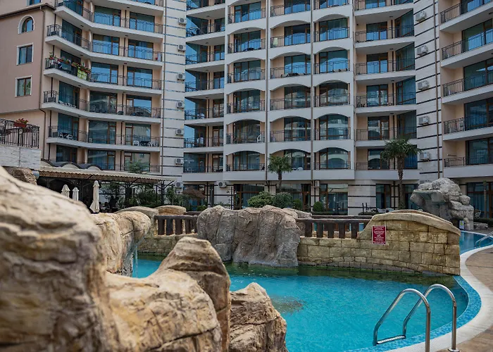 Menada In Karolina Lejlighed *