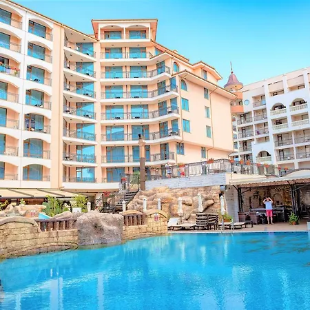 Menada In Karolina アパート サニービーチ