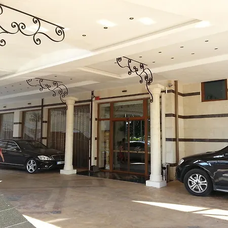 Menada In Karolina サニービーチ