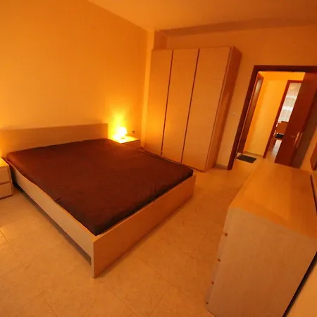 Menada In Karolina Apartman *