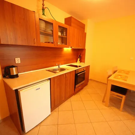 Menada In Karolina Apartman *