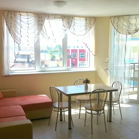 Menada In Karolina Apartman Napospart