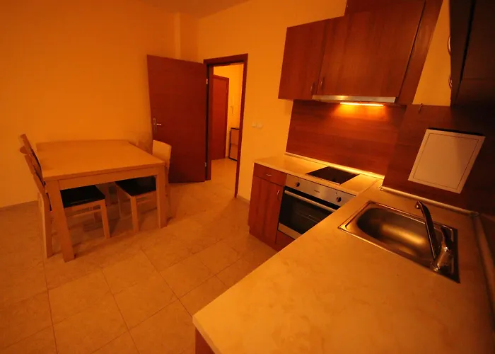 Menada In Karolina סאני ביץ'