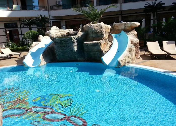 Menada In Karolina Σάνι Μπιτς