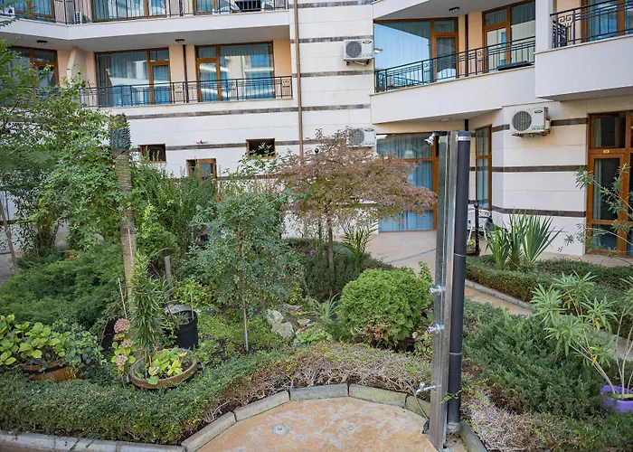 Menada In Karolina * Slantschew brjag